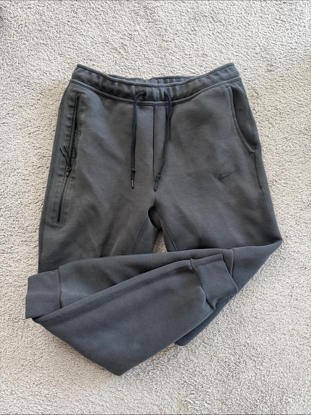 Nike Men's Charcoal Gray Fleece Joggers with Zipper Pocket